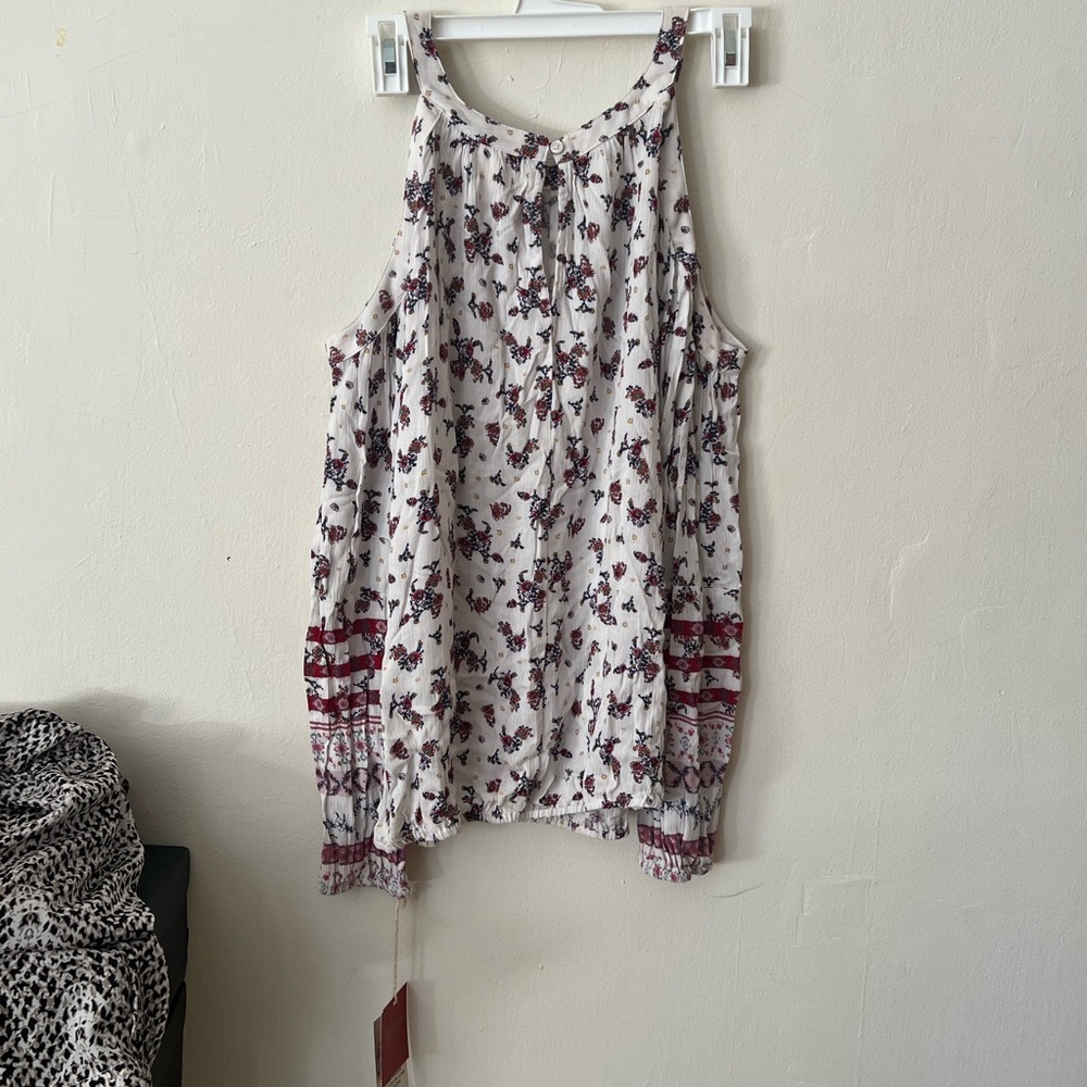 NWT Cold Shoulder Floral Blouse Size S